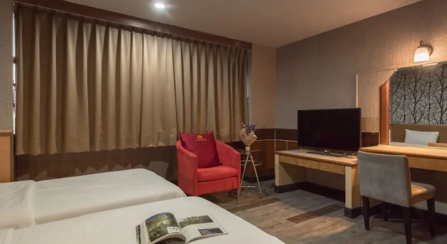Номер Business Shanghai Hotel
