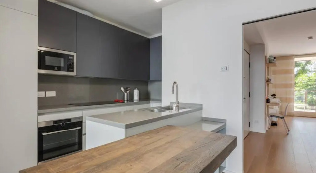 Easylife - Modern and Spacious apt in Fiera City Life, Prenota Hotel Fiera Milano City Milano, vicino a Stazione Metro QT8