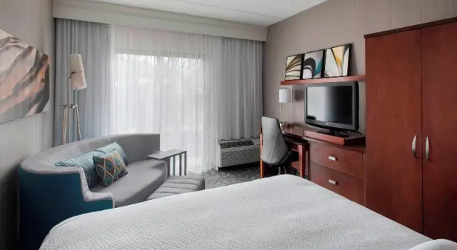 Двухместный номер Standard с балконом Courtyard by Marriott Fishkill
