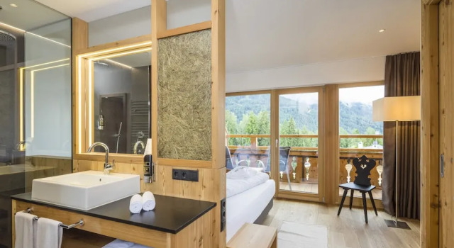 Двухместный номер Standard с балконом Hotel Arvina