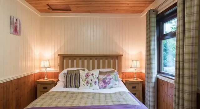 Primrose Lodge 2 with Hot Tub (H 2014) 57293, Book Hotel Minnigaff Scotland