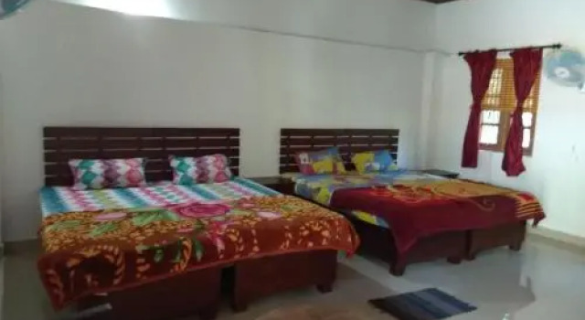 Munnar Pavithra Tours And Travel'S
