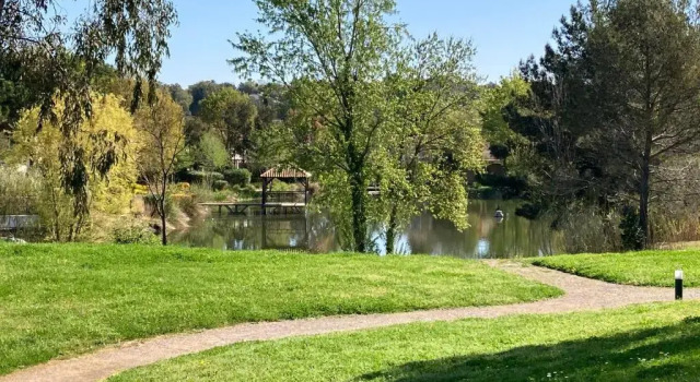 Коттедж Les Restanques Maison du lac 4 chambres
