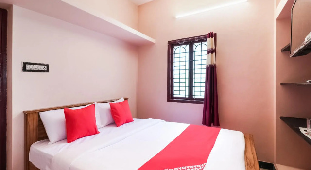 Люкс Standard OYO Flagship 45862 Sundaravalli Garden Service Apartments
