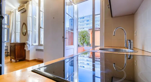 Large Air-conditioned One-room Apartment - Terrace, Забронировать Апартаменты/квартира Марсель Буш-дю-Рон