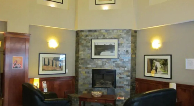 Lakeview Inns & Suites - Fort Nelson, Забронировать Отель Отели Британской Колумбии с завтраком, Завтраки