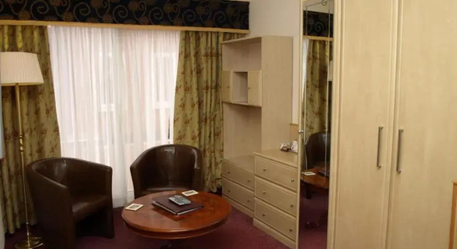 Двухместный клубный номер Standard Clifton Park Hotel