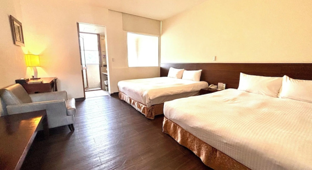 Четырёхместный номер Standard c 1 комнатой LIDO FORESTRY SPA RESORT