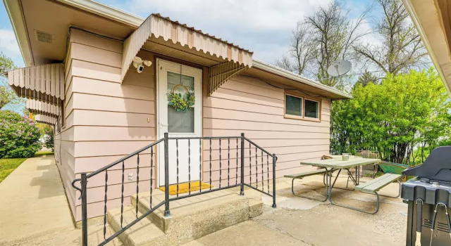 Коттедж Patio, Grill & Outdoor Dining: Conrad Home!