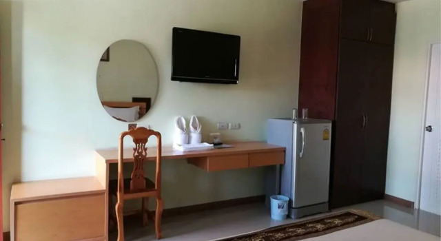 Rabphorn Inn, Varaa Hotelli Hotellit North-Eastern Thailand pysäköinnillä, Pysäköinti