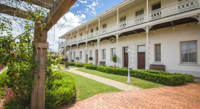 Denison Boutique Hotel, Забронировать Бутик-отель Рокгемптон Southern Great Barrier Reef, рядом с Информационный центр для посетителей Шпиля Тропика Козерога