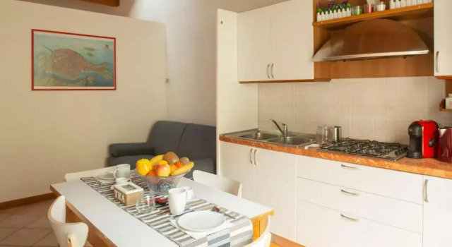 The Yellow Loft, Prenota Hotel Hotel a Veneto con parcheggio, Parcheggio