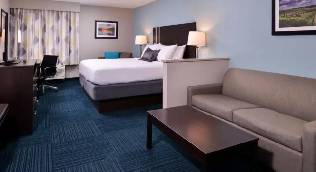 Люкс Best Western St. Clairsville Inn & Suites