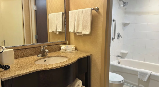 Люкс c 1 комнатой Holiday Inn Express & Suites Riverport Richmond by IHG