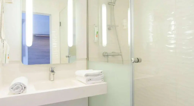 Двухместный номер Standard ibis Styles La Rochelle Centre Vieux Port