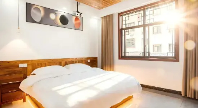 Люкс Yueyue Shíguāng Homestay near West Station & 72 Odd Towers