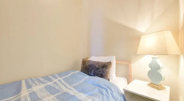 Downtown Living Rentals Inc, Забронировать Отель Отели Ванкувера с парковкой, рядом с Yaletown Roundhouse Skytrain Station, Парковка