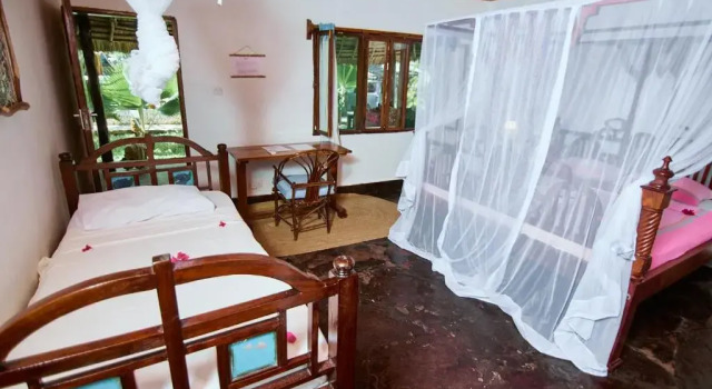 Трёхместный номер Standard с видом на бассейн Mvuvi Lodge Watamu