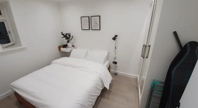Апартаменты Perfect Holiday Escape - 1 and 2 Bedroom Deluxe Apartments at Liverpool Street