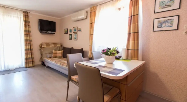 Apartment Paulina, Забронировать Апартаменты/квартира Отели Острова Цреса с парковкой, Парковка