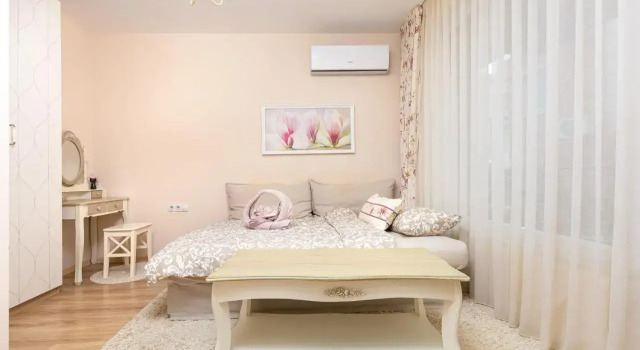 Bright & Cozy 1BD Flat with a Charming Terrace