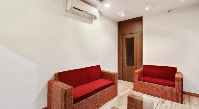 OYO 26650 R Square, Rezerwuj Hotel Surūrnagar 