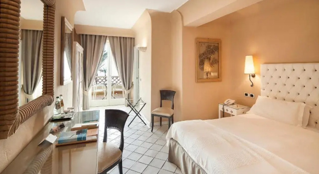 Двухместный номер Comfort Therasia Resort Sea and SPA - The Leading Hotels of the World