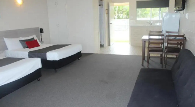 Номер Economy Sarina Beach Motel