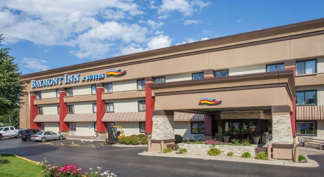 Кровать в общем номере Baymont by Wyndham Chicago/Alsip