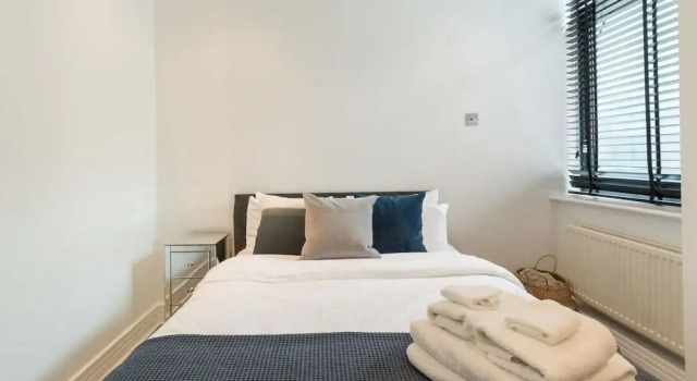 Super Central Flat Sleeps/4 -1 min to Holborn Tube