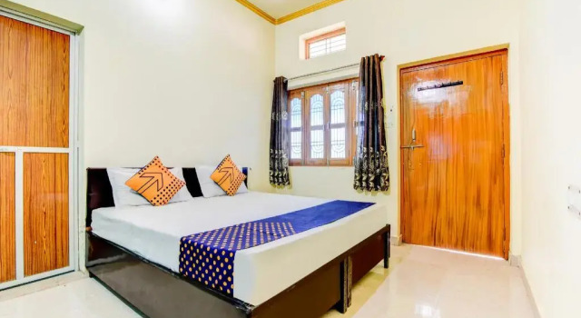 Usha Guest House by OYO Rooms