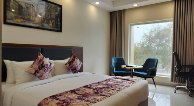 Номер Deluxe Hotel Luxe Opera NH8 - 7km from IGI Airport Delhi