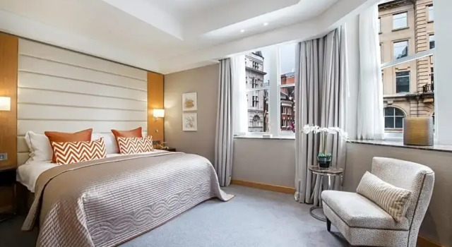 Двухместный Suite с доступом в лаунж зону c 1 спальней Conrad London St James