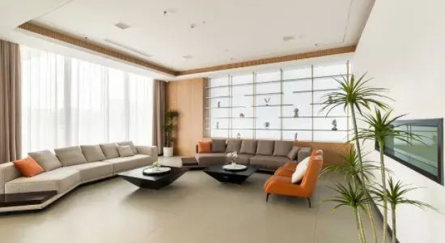 Pushu Four Seasons Hotel (Anshun Huangguoshu Avenue East Bus Station)