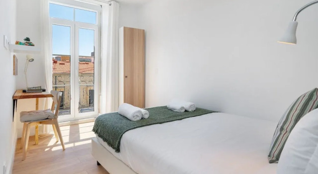 Modern Lisbon Apartments by Soulplaces, Забронировать Апартаменты/квартира Арроюш Лиссабон, рядом с Памятник Жозе-Томасу ди Соуза-Мартенсу