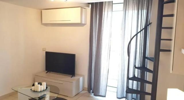 Charming 1-bed Apartment in Napoli