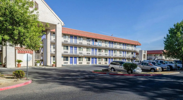 Motel 6 Fresno, CA - Yosemite Hwy