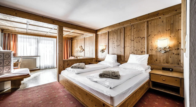 Двухместный номер Superior с балконом Hotel Alpina Sölden
