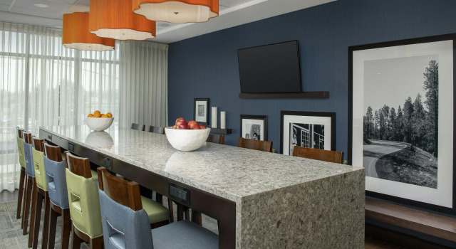 Hampton Inn Knoxville/Clinton I-75, Book Hotel Hoteller i Clinton med parkering, Parkering