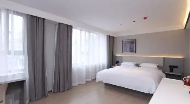 Люкс Deluxe Shankee Mohe Hotel (Jinianguan)