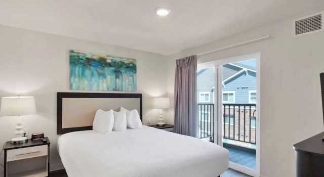 Люкс с 2 комнатами с балконом WaterWalk Extended Stay Raleigh Durham Research Triangle