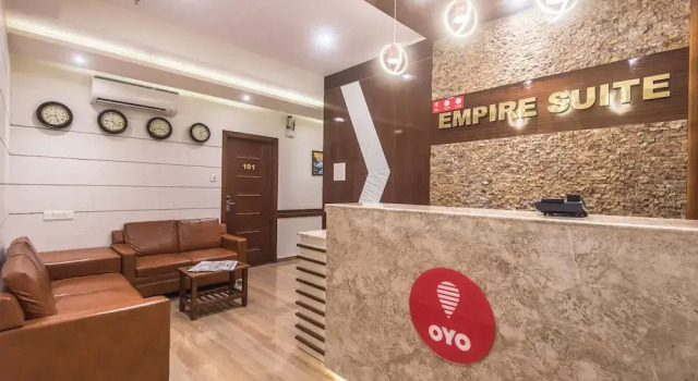 OYO 9328 Empire Suite, Забронировать Отель Отели штата Махараштры 3 звезды, 3*