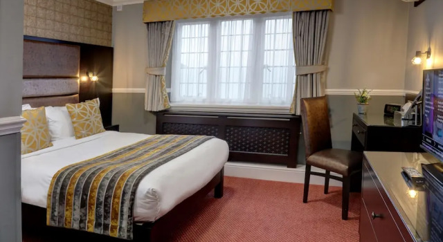 Номер Classic Rogerthorpe Manor Hotel