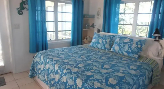 Beside The Pointe 1 Bedroom Cottage, Book Feriehus Sommerhuse i Double Bay, Hytte