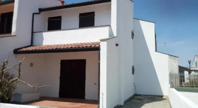 Villetta Cenam 37, Забронировать Отель Отели Лидо-делле-Национи с парковкой, Парковка