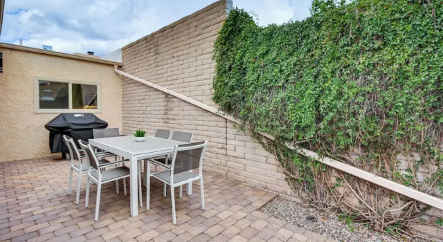 Tucson Vacation Rental w/ Patios & Pool Access!, Rezerwuj Apartament Tucson Arizona