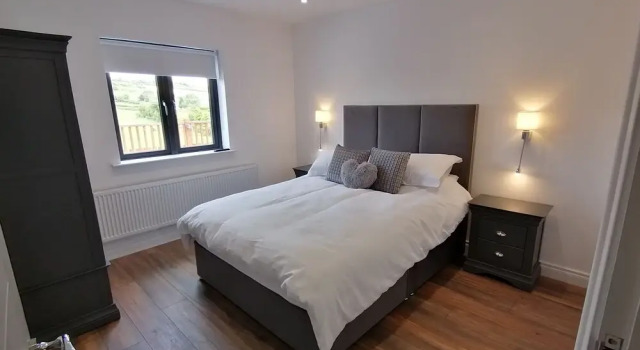 Lovely 3-bed Cabin in Meigh