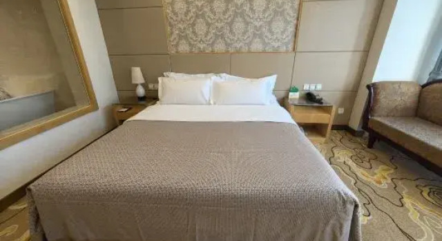 Люкс Executive News Rezen Hotel