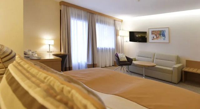 Четырёхместный номер Comfort с видом на озеро Seehotel Rust