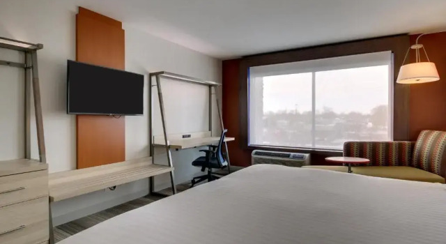 Двухместный номер Standard Holiday Inn Express & Suites Galesburg by IHG
